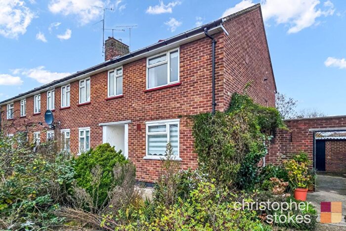 2 Bedroom Maisonette For Sale In High Street, Cheshunt, Hertfordshrie, EN8