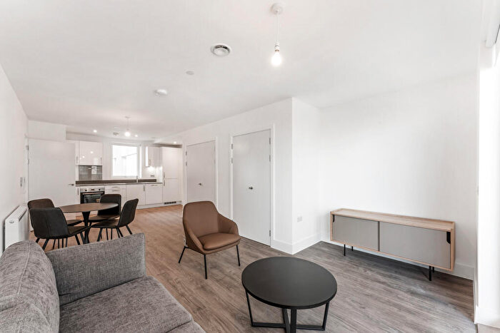 2 Bedroom Apartment To Rent In Fortunes Dock, Canning Town London, E16