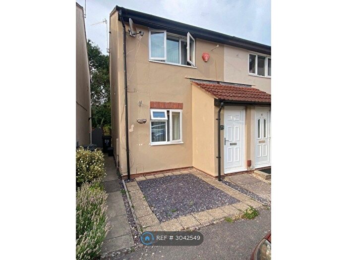 2 Bedroom Semi Detached House To Rent In Chives Way, Swindon, SN2