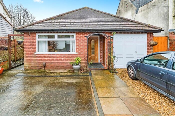 2 Bedroom Bungalow For Sale In Parkway Road, Dudley, DY1