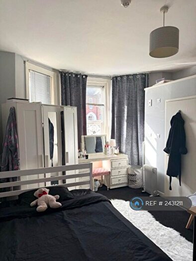 Studio To Rent In Thornbury Avenue, Southampton, SO15