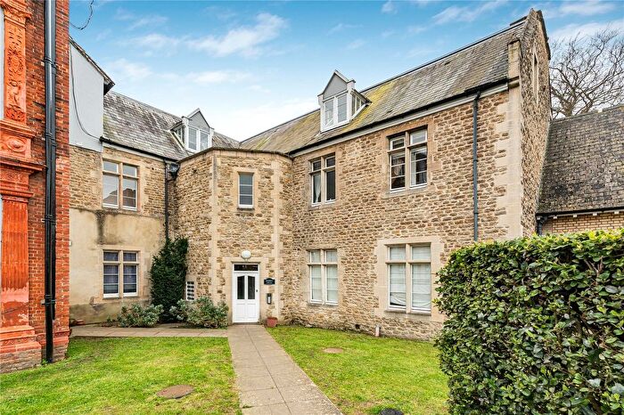 2 Bedroom Flat For Sale In Morris House, Bennett Crescent, OX4