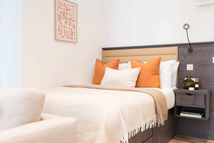 Studio To Rent In Apt, Churchill House Residence #, LS1