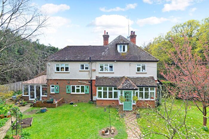 4 Bedroom Semi-Detached House For Sale In Knowle Lane, Cranleigh, GU6