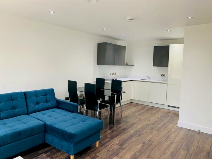 2 Bedroom Apartment To Rent In The Quadrant, Sand Pits, Birmingham, B1