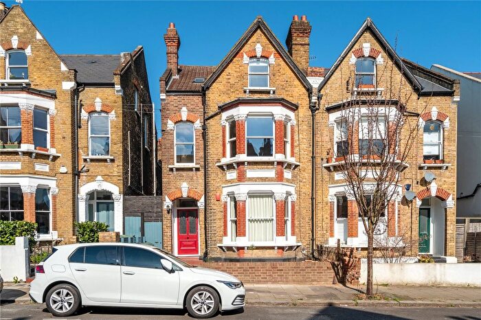 2 Bedroom Flat To Rent In Deronda Road, London, SE24