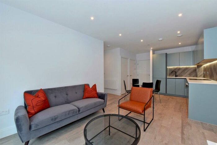 1 Bedroom Apartment To Rent In Darjeeling House, Memorial Avenue, Slough, SL1