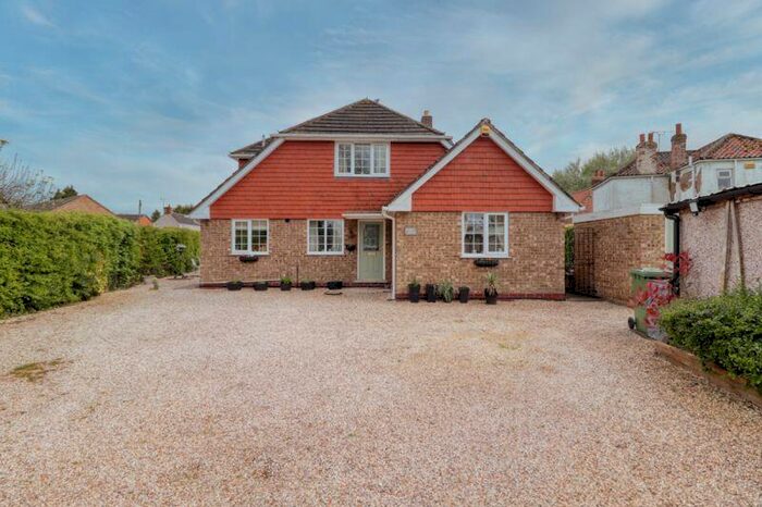 4 Bedroom Detached House For Sale In Westend, Garthorpe, DN17