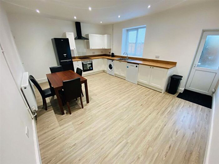 2 Bedroom Property To Rent In St. Johns Lane, Bristol, BS3