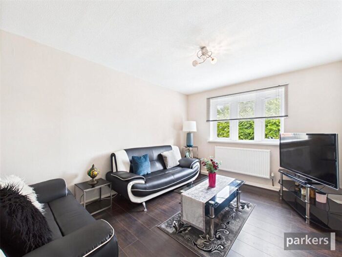 1 Bedroom Apartment For Sale In Muirfield Close, Reading, Berkshire, RG1