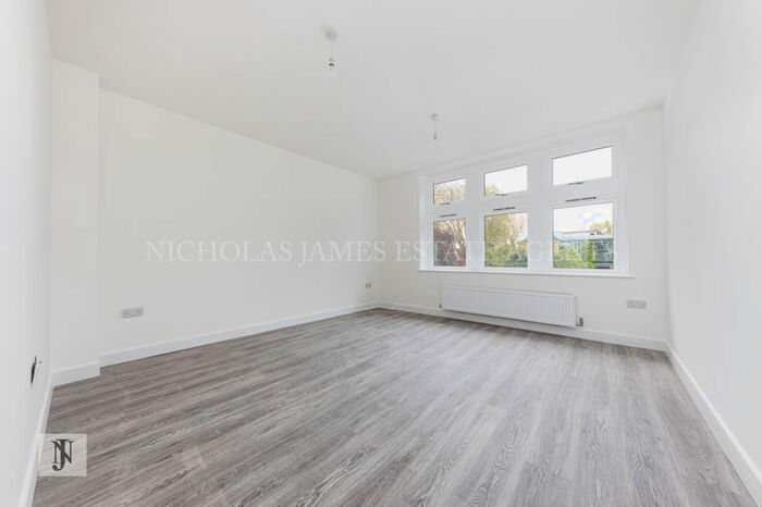 2 Bedroom Flat To Rent In Market Chambers, Church Street, Enfield, EN2