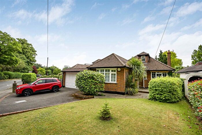 4 Bedroom Detached House To Rent In Walton Lane, Weybridge, KT13