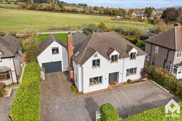 4 Bedroom Detached House For Sale In Langley Road, Winchcombe, GL54