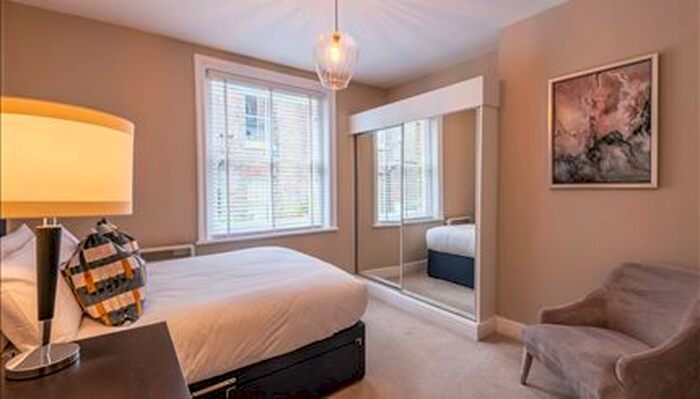 2 Bedroom Flat To Rent In Nottingham Place, London, W1U
