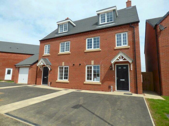 3 Bedroom Semi-Detached House To Rent In Stafford Way, Market Harborough, LE16