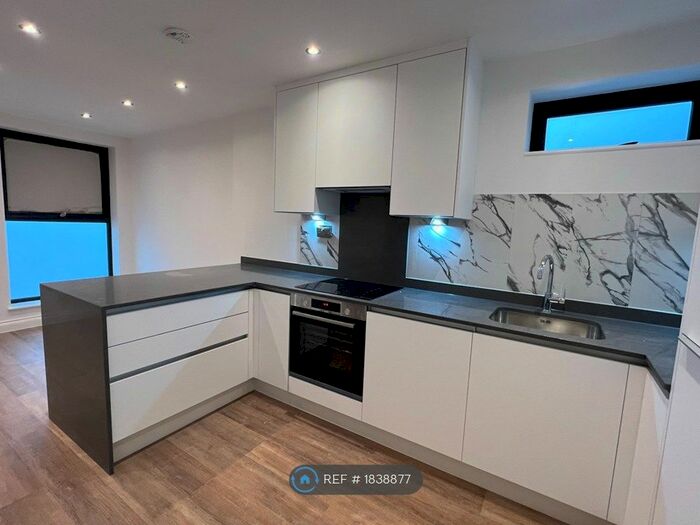 1 Bedroom Flat To Rent In Cordwallis Road, Maidenhead, SL6