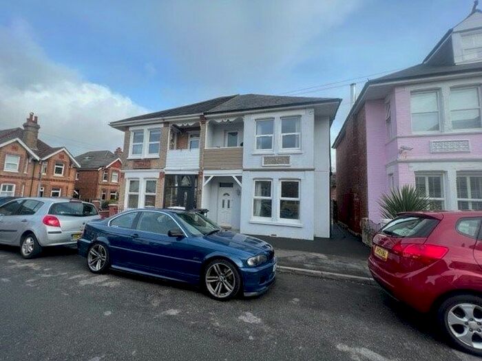 2 Bedroom Flat To Rent In Deans Road, Bournemouth, BH5