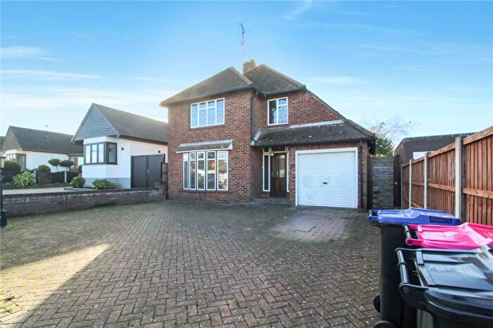 3 Bedroom Detached House For Sale In Linksway, Leigh-on-Sea, Essex, SS9
