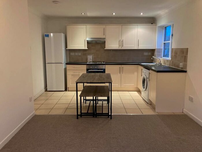 1 Bedroom Flat To Rent In Lawrencedale Court, Basingstoke, RG21