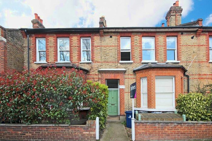 2 Bedroom Flat To Rent In Avenue Road, London, W3