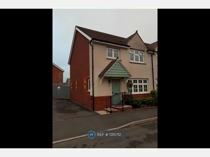 3 Bedroom Semi-Detached House To Rent In Clos Maes Rhedyn, Gorslas, Llanelli SA14