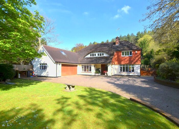 4 Bedroom Detached House For Sale In Green Dene, East Horsley, KT24