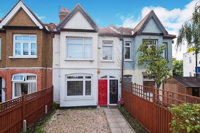 2 Bedroom Property To Rent In Hampton Road, Twickenham, TW2