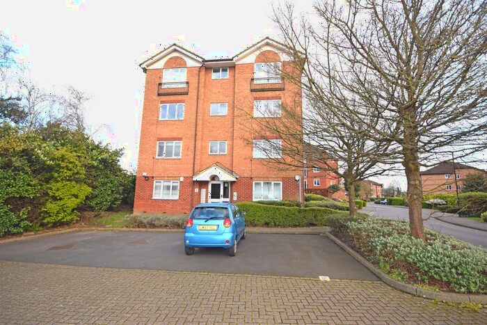 1 Bedroom Flat To Rent In Varsity Drive, Twickenham, TW1