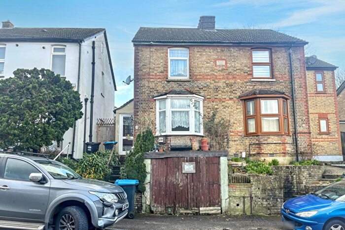 3 Bedroom Semi Detached House For Sale In Milton Road, Caterham, CR3