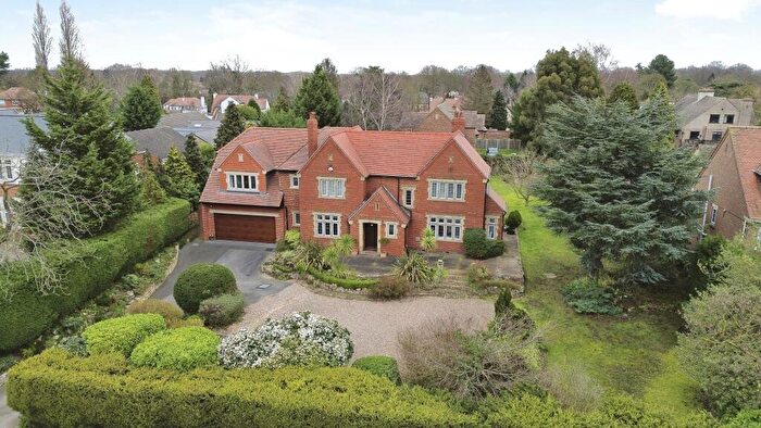 6 Bedroom Detached House For Sale In High Tor, Bawtry Road, Bessacarr, Doncaster, DN4