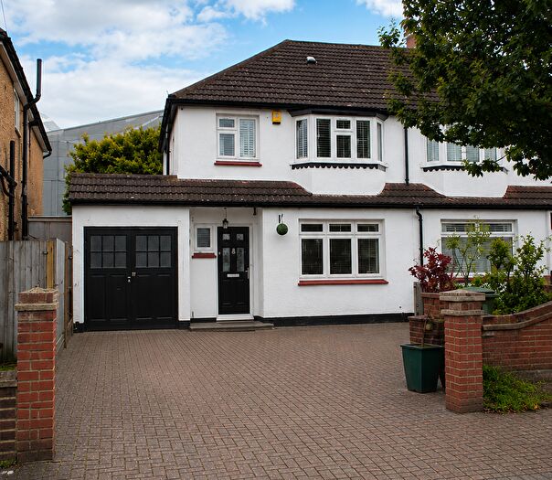 4 Bedroom Semi-Detached House To Rent In Florian Avenue, Sutton, SM1