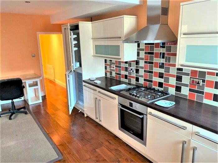 2 Bedroom Flat To Rent In Lenham Road, Thornton Heath, London, CR7