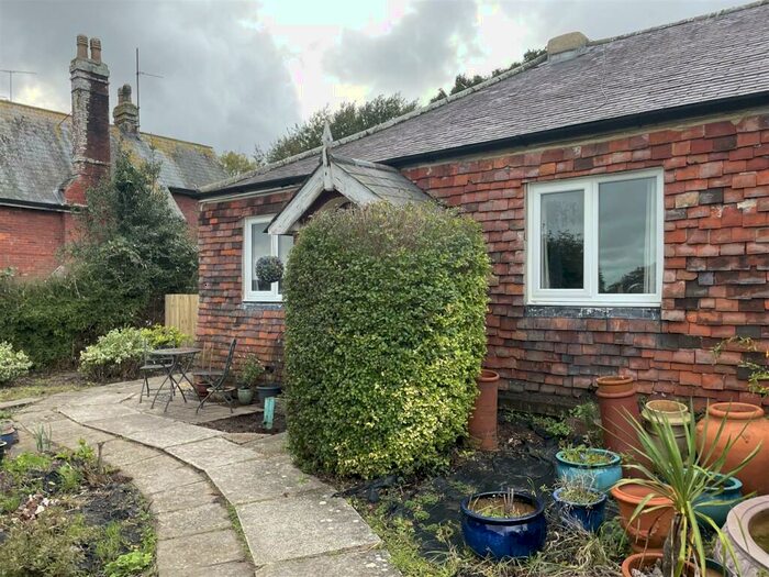 2 Bedroom Semi-Detached Bungalow To Rent In Eastbourne Road, Willingdon, Eastbourne, BN20