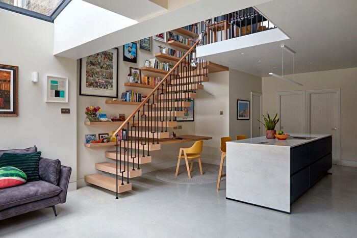 4 Bedroom Terraced House For Sale In Overcliff Road, London, SE13