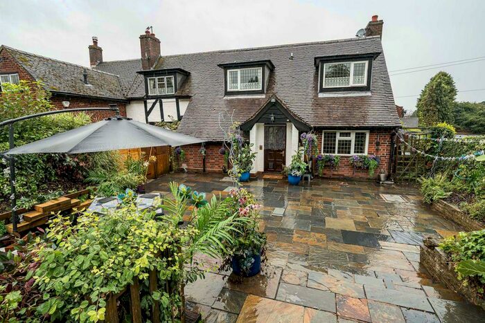4 Bedroom Cottage For Sale In Steppe Cottages, Worcester Road, Harvington, Worcestershire, DY10