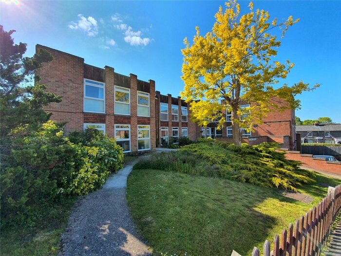 2 Bedroom Flat To Rent In King John Court, Kingsclere, Newbury, RG20