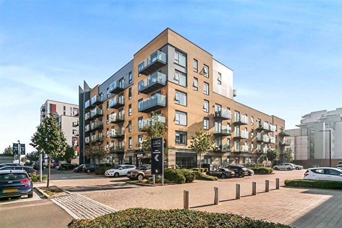3 Bedroom Flat For Sale In Pearl Lane, Gillingham, Kent, ME7