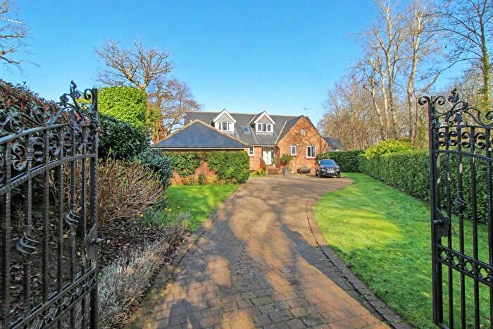 4 Bedroom Detached House For Sale In Hamm Court, Weybridge, Surrey, KT13