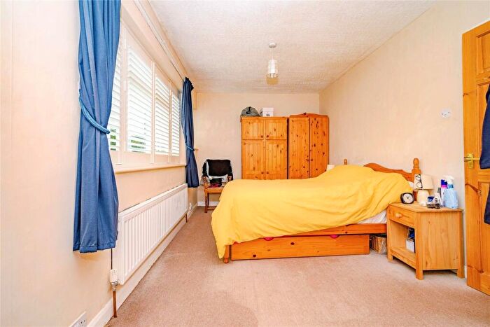2 Bedroom Terraced House For Sale In Bernard Close, Dunstable, Bedfordshire, LU5