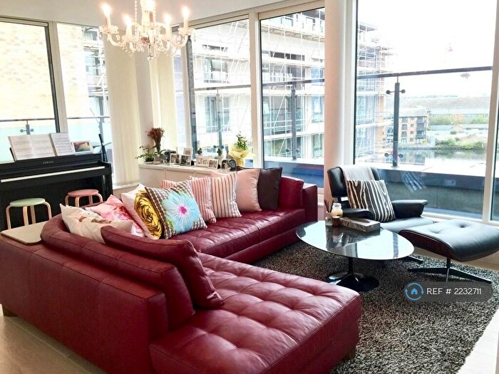 3 Bedroom Flat To Rent In Boardwalk Place, London, E14