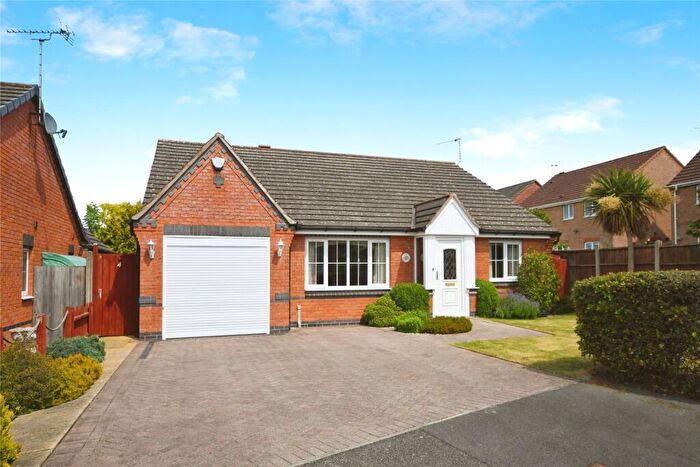 3 Bedroom Bungalow For Sale In Ratcliffe Close, Chesterfield, Derbyshire, S41