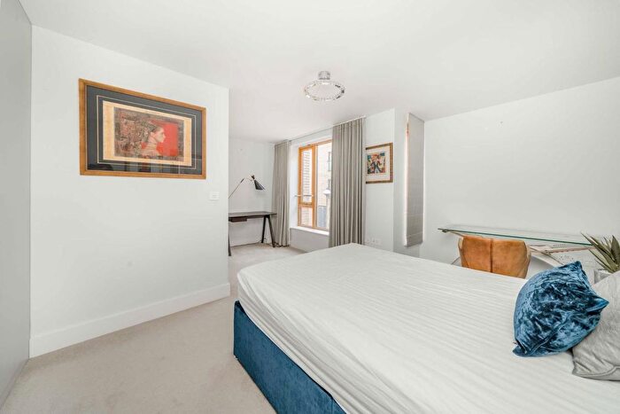 3 Bedroom Property To Rent In Vinery Way, Hammersmith, W6