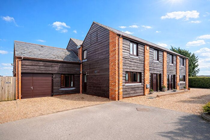 4 Bedroom Barn Conversion For Sale In Pyms Stables, Newport Pagnell, MK16