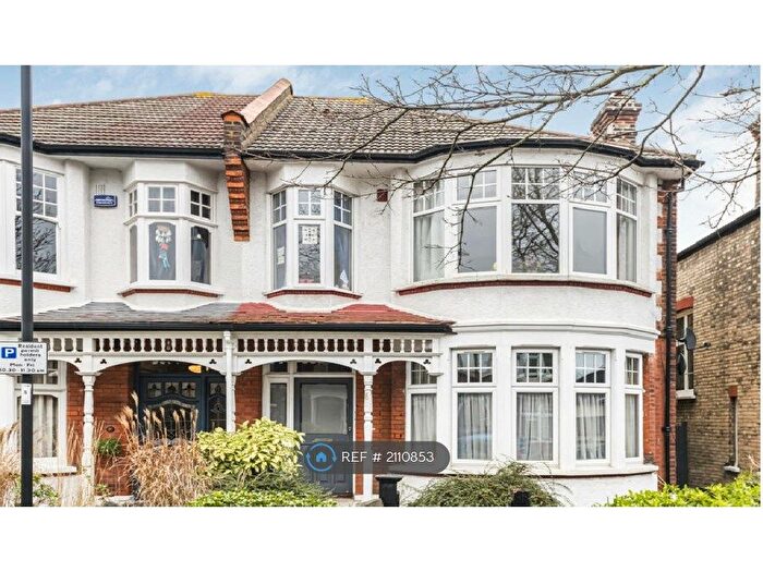 2 Bedroom Flat To Rent In Arlow Road, London, N21