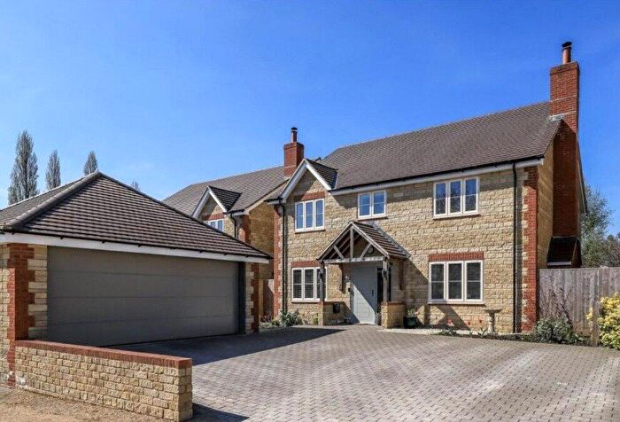4 Bedroom Detached House For Sale In Hindon Road, Dinton, Salisbury, Wiltshire, SP3