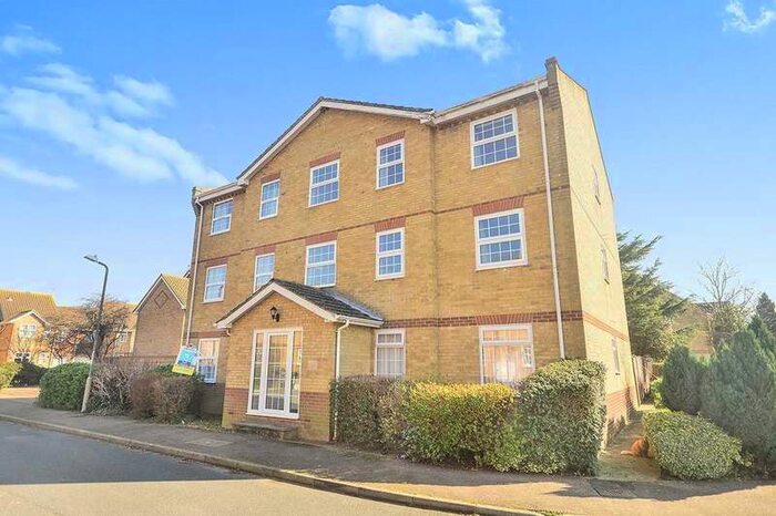 2 Bedroom Apartment To Rent In Drew Lane, Deal, Kent, CT14