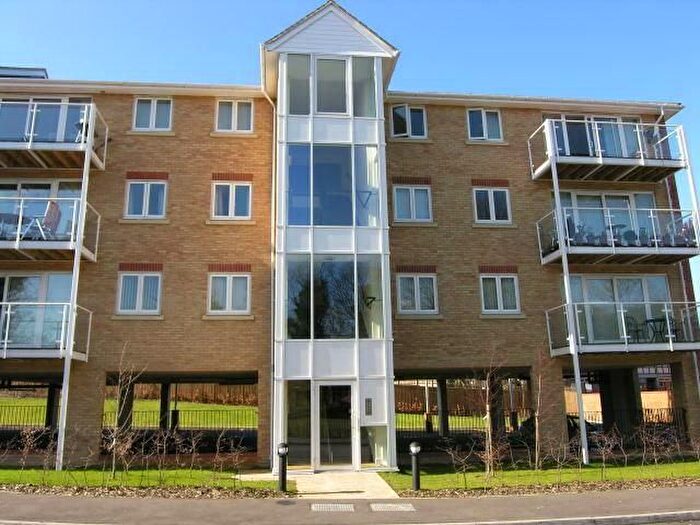2 Bedroom Flat To Rent In Foxglove Way, Luton, LU3