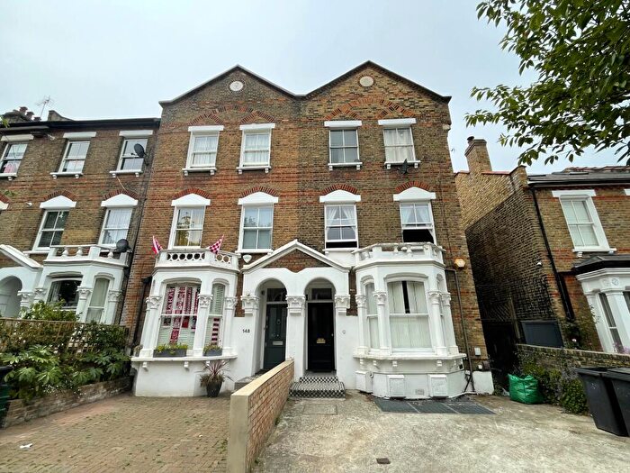 1 Bedroom Flat To Rent In Top Floor Flat, Highbury Hill, Islington, London, N5
