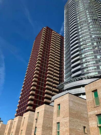 1 Bedroom Apartment For Sale In , E14