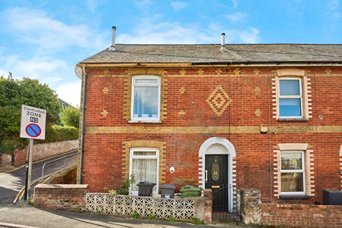2 Bedroom End Of Terrace House For Sale In Barton Road, Newport, Isle Of Wight, PO30